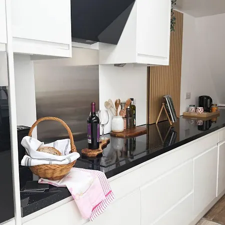 Barwick House, 4 Bed House Tatil Evi *