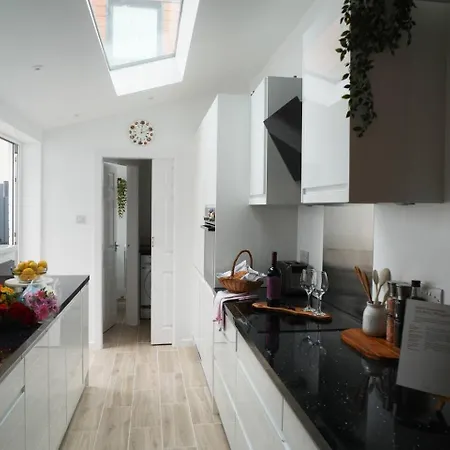 Barwick House, 4 Bed House Scarborough