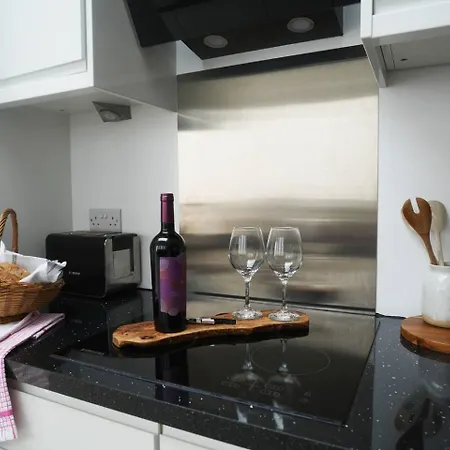 Barwick House, 4 Bed House * Scarborough