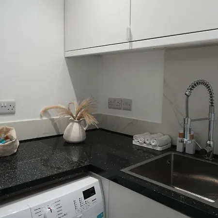 Barwick House, 4 Bed House Tatil Evi