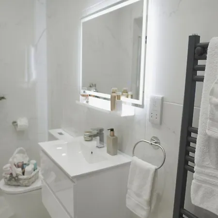 Barwick House, 4 Bed House Scarborough