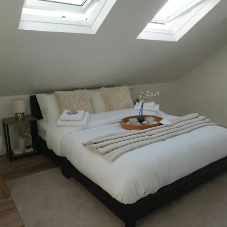 Barwick House, 4 Bed House * Scarborough